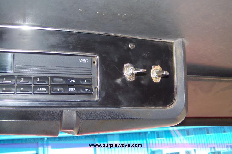 image for item 7328 1994 Ford LT8000 dump truck