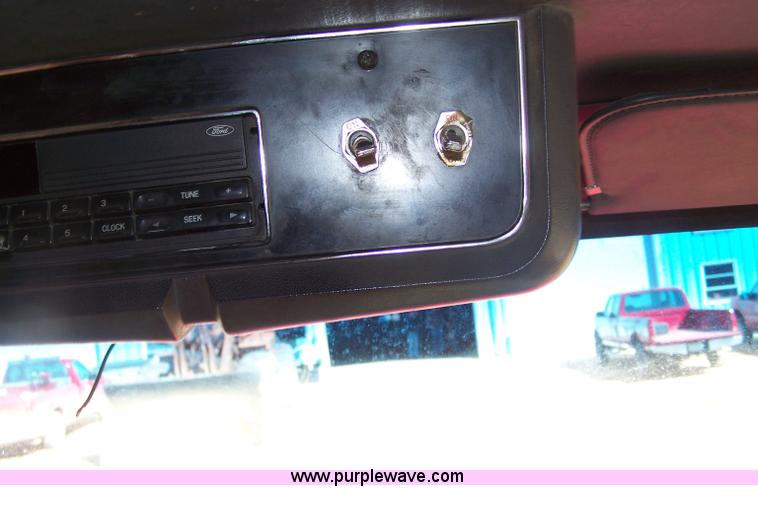 image for item 7328 1994 Ford LT8000 dump truck