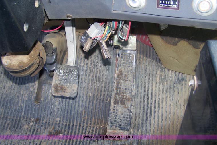 image for item 7328 1994 Ford LT8000 dump truck