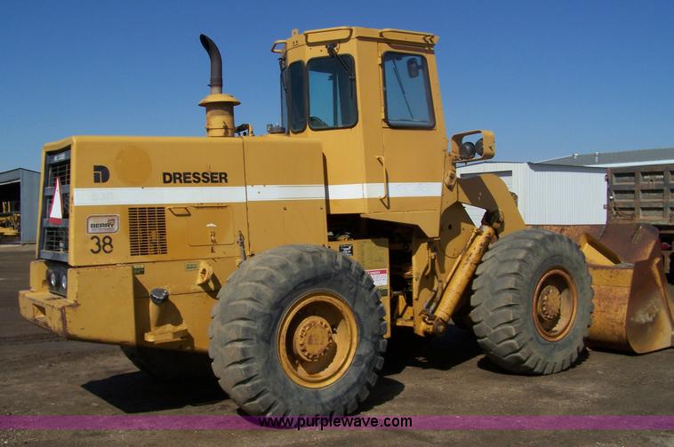 image for item 7329 1989 Dresser 530 wheel loader