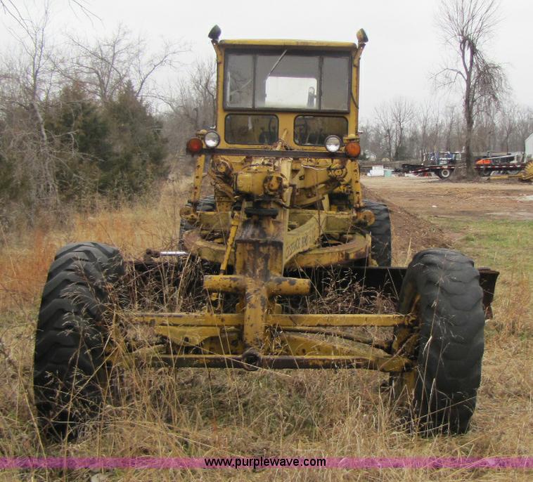 image for item 8408 Caterpillar 12 motor grader