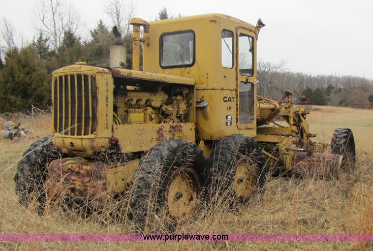 image for item 8408 Caterpillar 12 motor grader