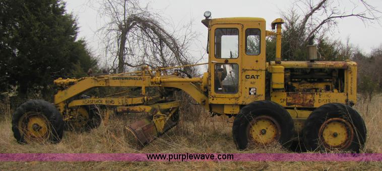 image for item 8408 Caterpillar 12 motor grader