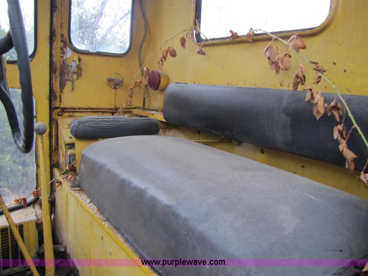 image for item 8408 Caterpillar 12 motor grader