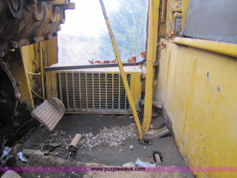 image for item 8408 Caterpillar 12 motor grader