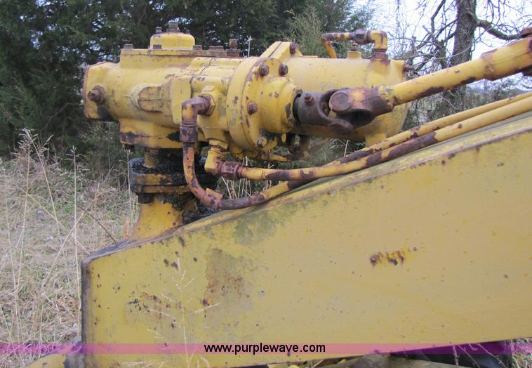 image for item 8408 Caterpillar 12 motor grader