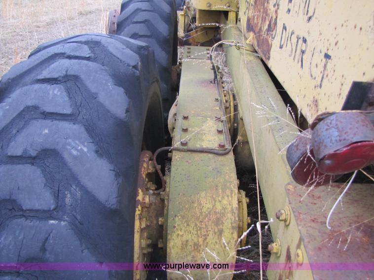 image for item 8408 Caterpillar 12 motor grader