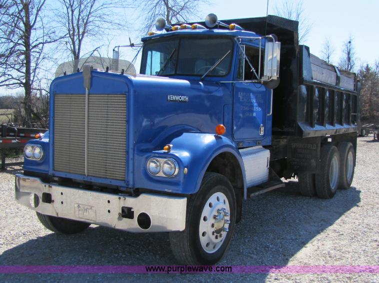 image for item 8409 1978 Kenworth W900 dump truck