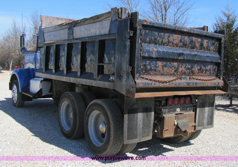 image for item 8409 1978 Kenworth W900 dump truck