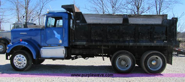image for item 8409 1978 Kenworth W900 dump truck