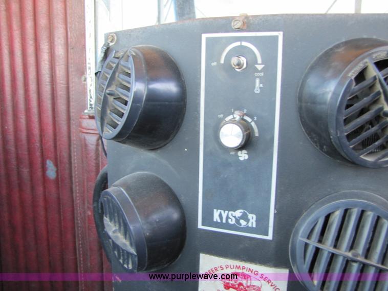 image for item 8409 1978 Kenworth W900 dump truck