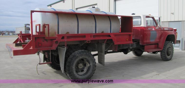 image for item 8660 1979 Ford F600 water truck