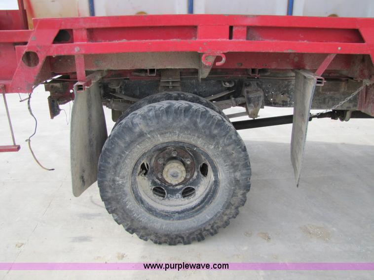 image for item 8660 1979 Ford F600 water truck