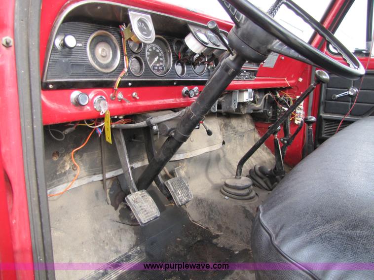 image for item 8660 1979 Ford F600 water truck