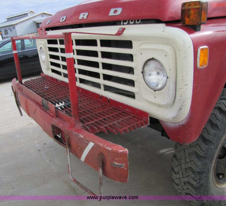image for item 8660 1979 Ford F600 water truck
