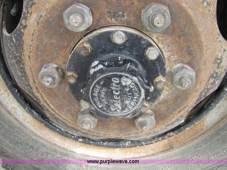 image for item 8660 1979 Ford F600 water truck