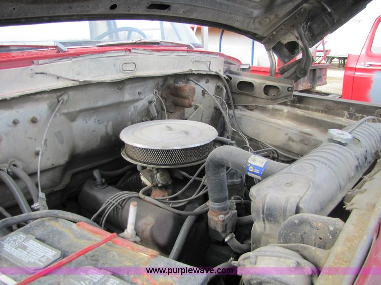 image for item 8661 1974 Ford F600 truck cab and chassis