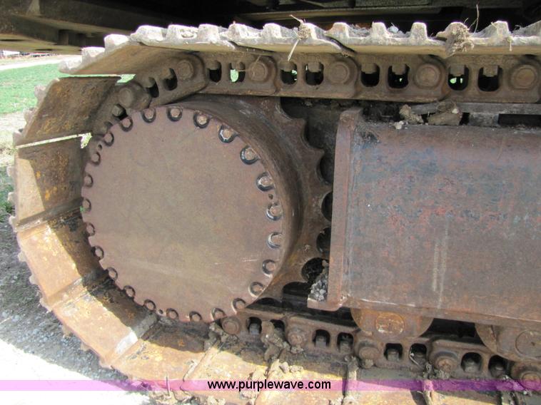 image for item 8668 1974 John Deere 690B excavator