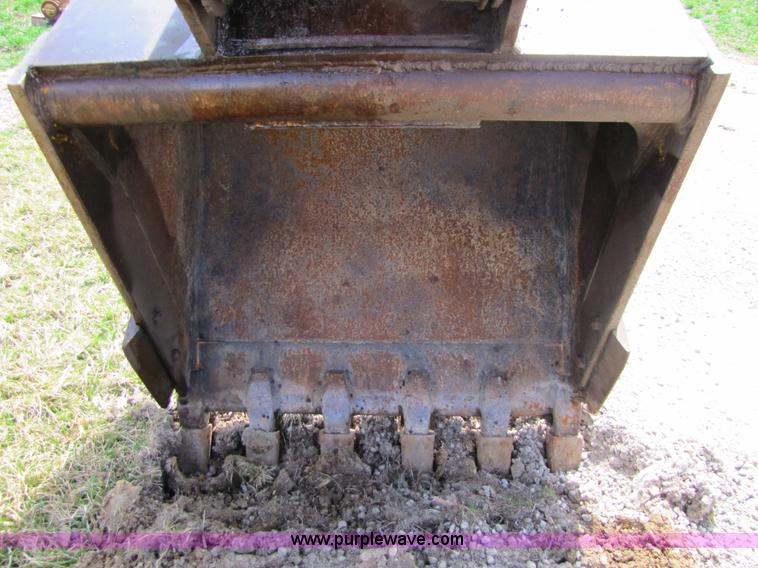 image for item 8668 1974 John Deere 690B excavator