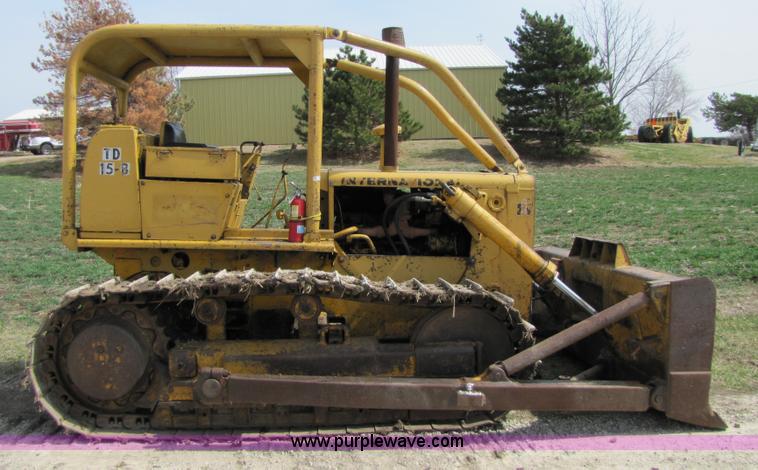 image for item 8669 1966 International TD-15B dozer
