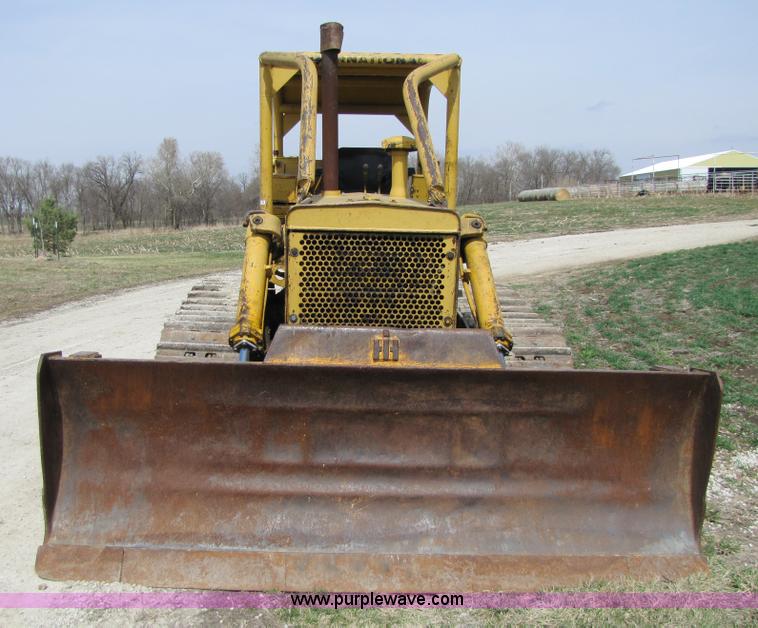 image for item 8669 1966 International TD-15B dozer