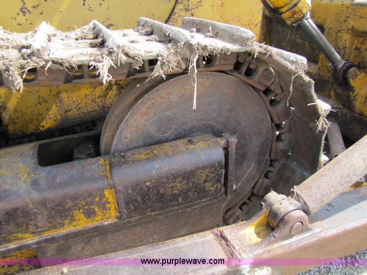 image for item 8669 1966 International TD-15B dozer