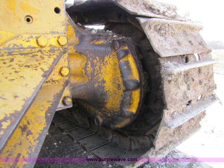 image for item 8669 1966 International TD-15B dozer