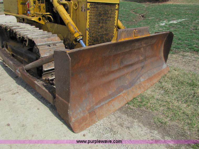 image for item 8669 1966 International TD-15B dozer