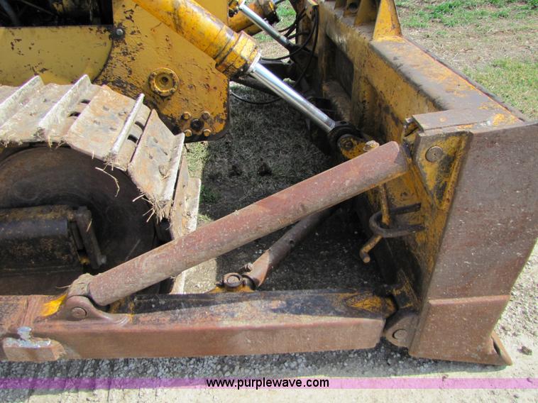 image for item 8669 1966 International TD-15B dozer