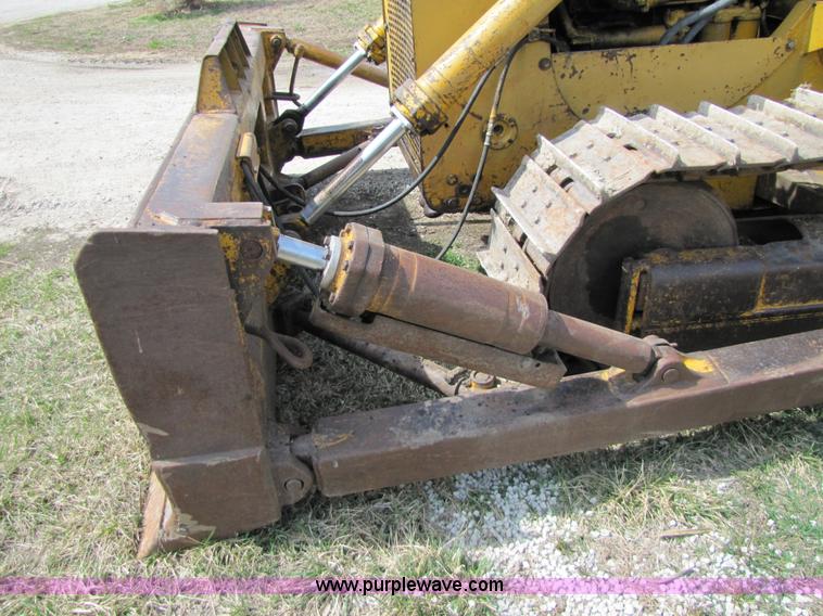 image for item 8669 1966 International TD-15B dozer