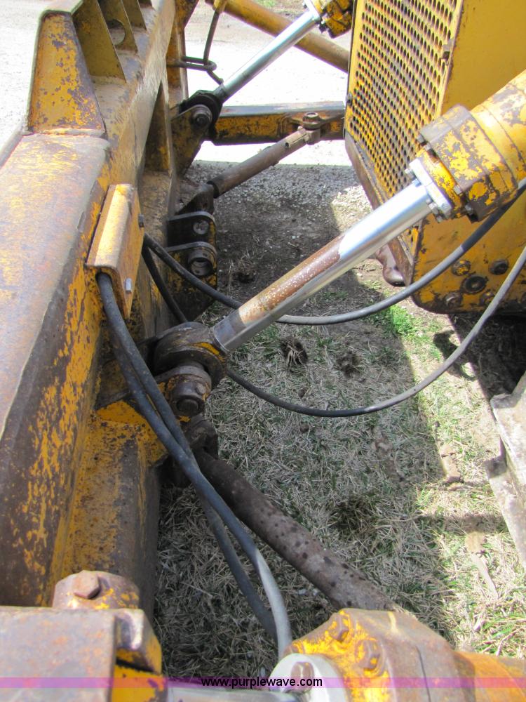 image for item 8669 1966 International TD-15B dozer