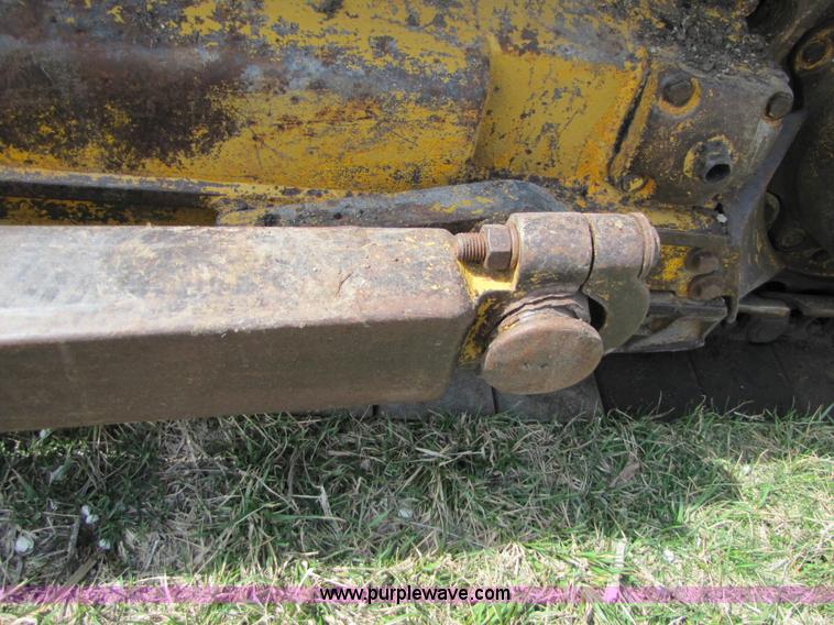 image for item 8669 1966 International TD-15B dozer