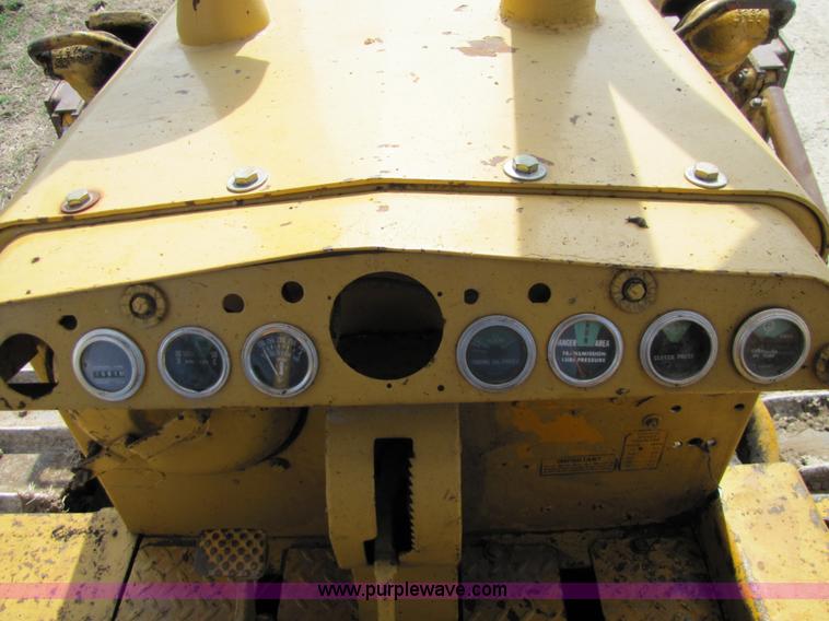 image for item 8669 1966 International TD-15B dozer