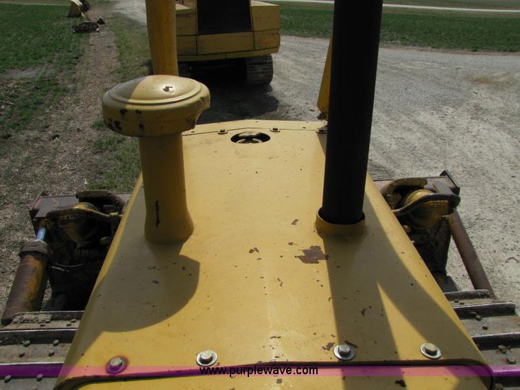 image for item 8669 1966 International TD-15B dozer
