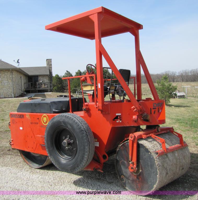 image for item 8670 Galion Dresser S4-6B roller