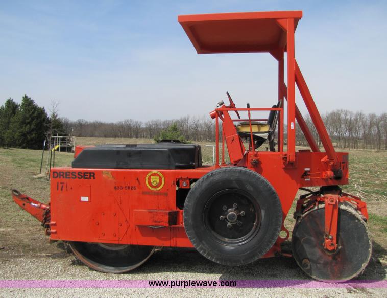 image for item 8670 Galion Dresser S4-6B roller