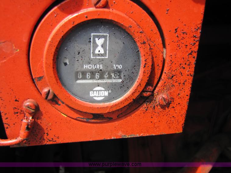 image for item 8670 Galion Dresser S4-6B roller