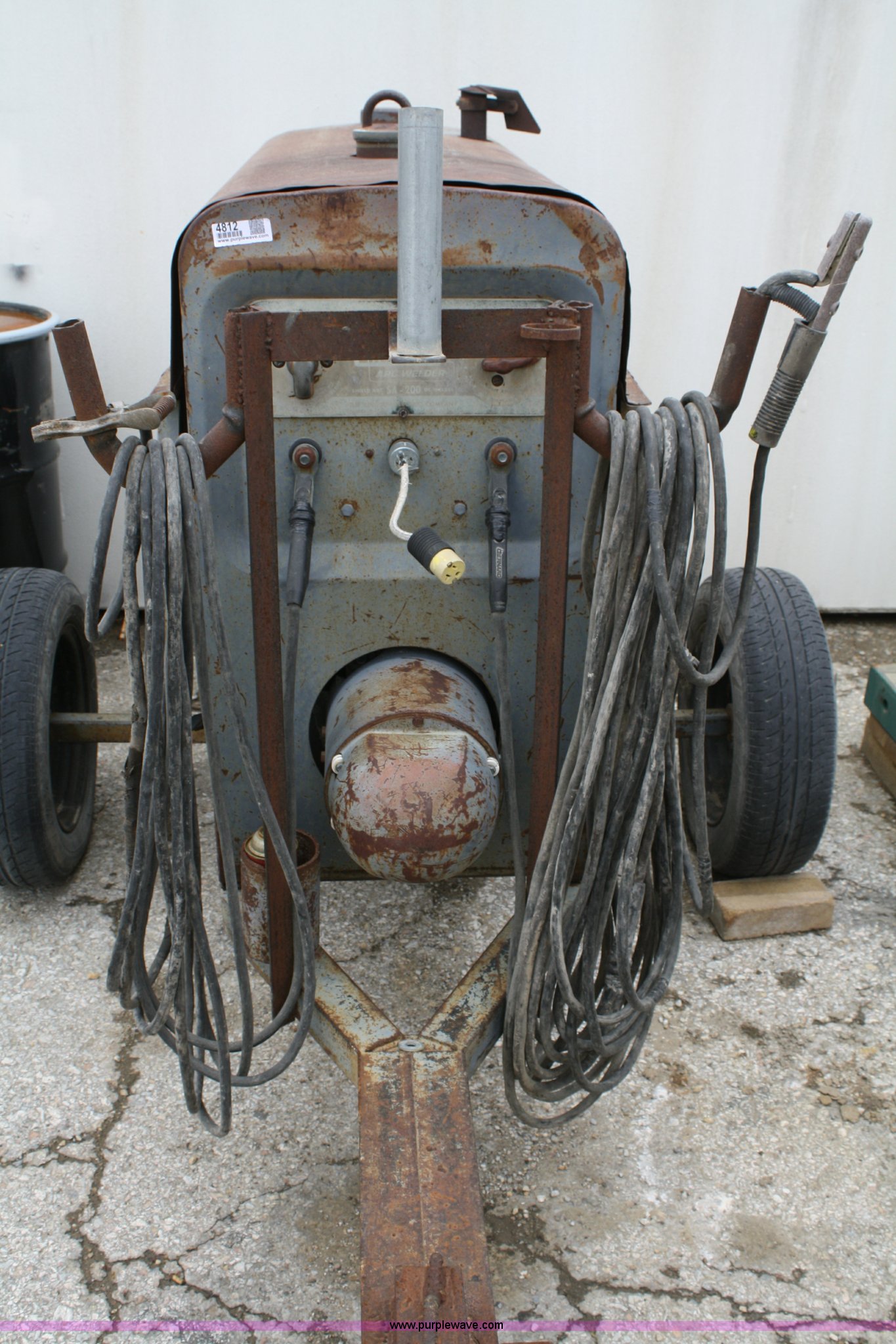 Lincoln SA200 arc welder in Lawrence, KS Item 4812 sold Purple Wave