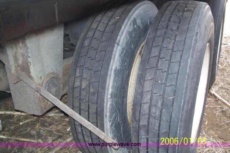 image for item 1000 1998 Great Dane Dry Van