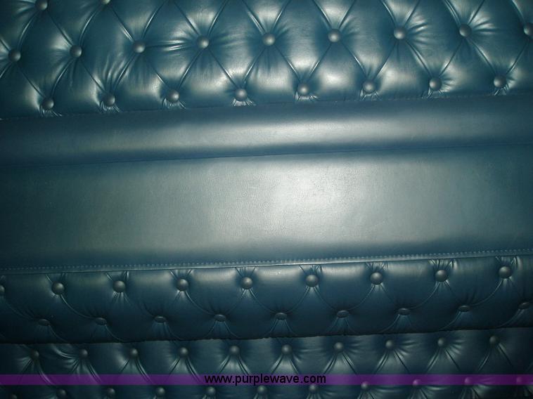 image for item 1337 2003 Kenworth T600 semi truck