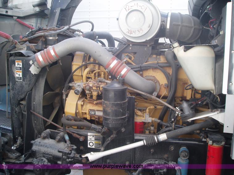 image for item 1337 2003 Kenworth T600 semi truck