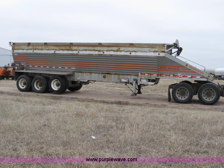 image for item 2985 2000 Flowboy CB4000 42' trailer
