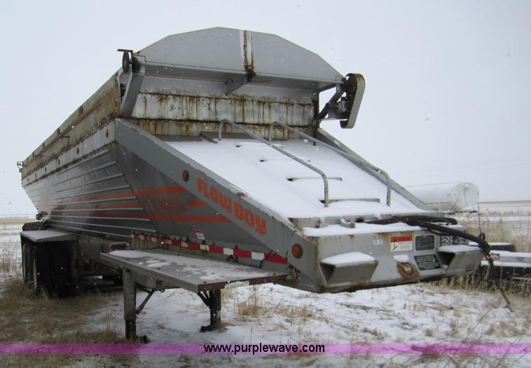 image for item 2985 2000 Flowboy CB4000 42' trailer