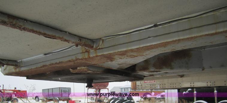 image for item 2985 2000 Flowboy CB4000 42' trailer