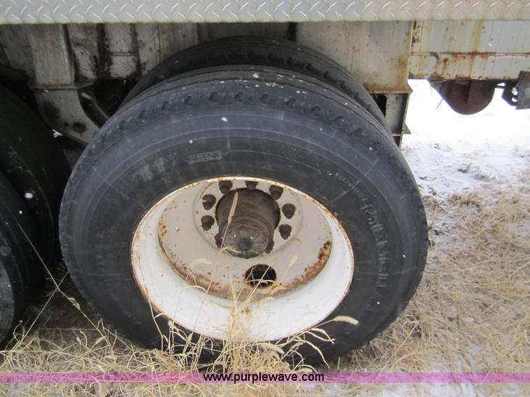 image for item 2985 2000 Flowboy CB4000 42' trailer