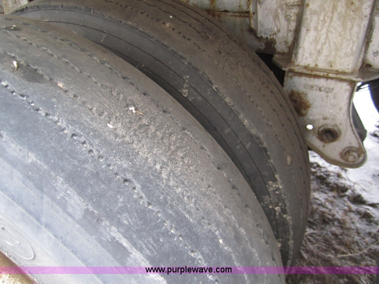 image for item 2985 2000 Flowboy CB4000 42' trailer