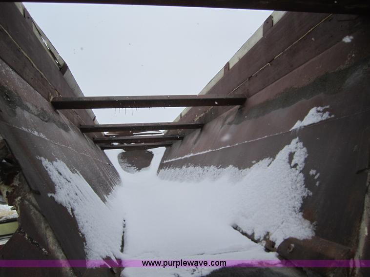 image for item 2985 2000 Flowboy CB4000 42' trailer