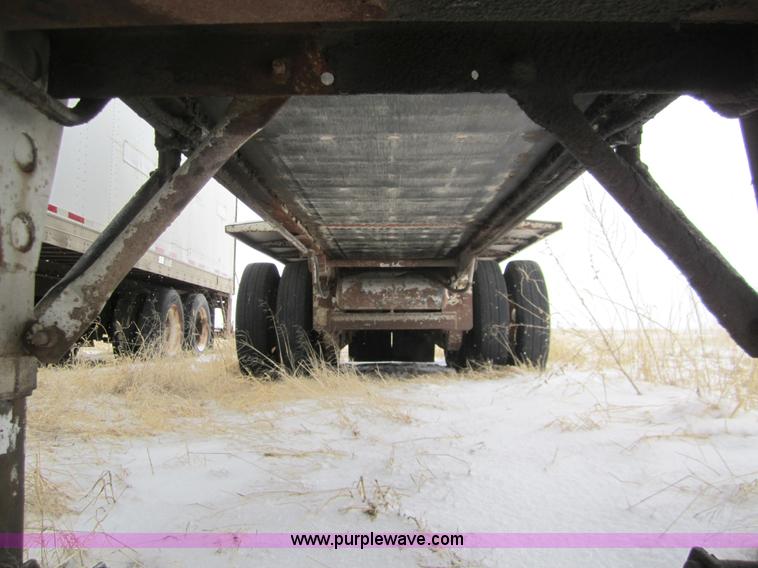 image for item 2985 2000 Flowboy CB4000 42' trailer