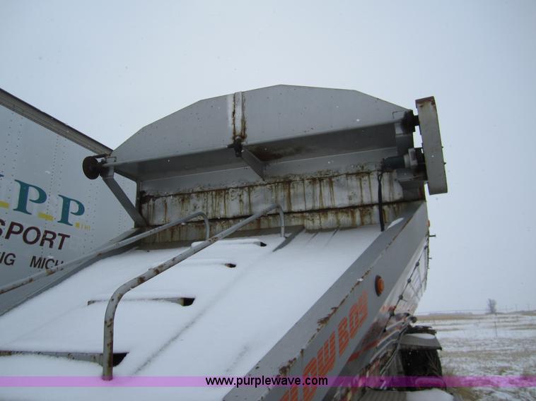 image for item 2985 2000 Flowboy CB4000 42' trailer