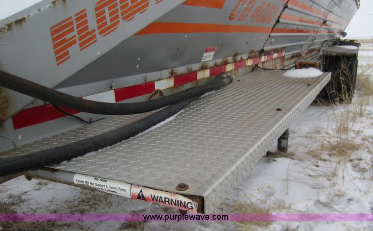 image for item 2985 2000 Flowboy CB4000 42' trailer